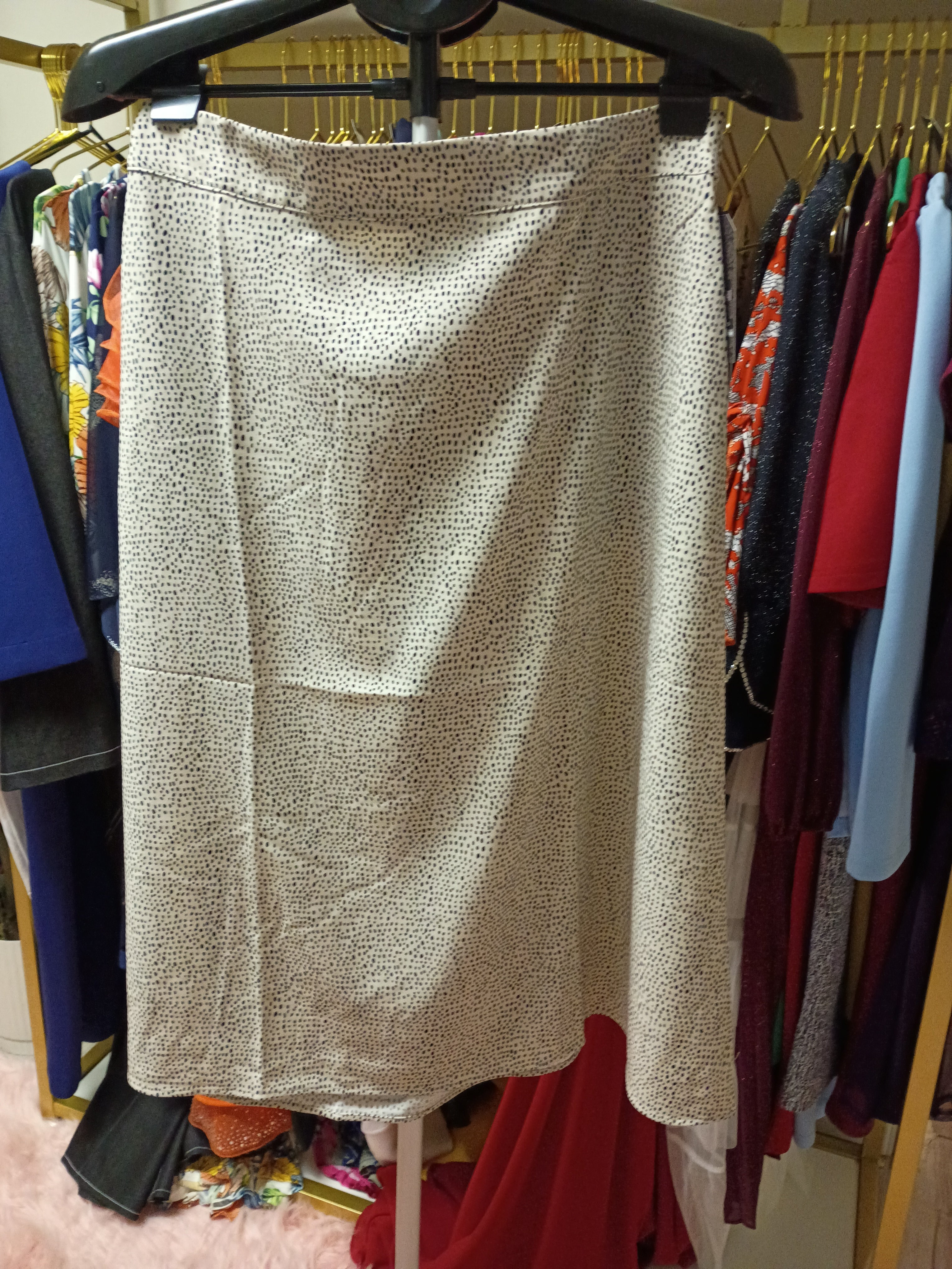 One by Chapter One minimal beige skirt with black dots